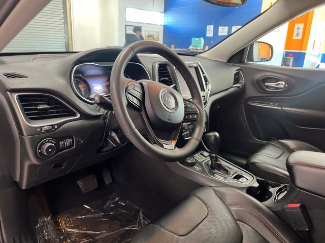 Used 2022 Jeep Cherokee Trailhawk AWD/4WD image 17