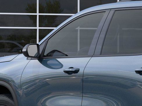 New 2026 Chevrolet Traverse LT w/ Midnight/Sport Edition image 12