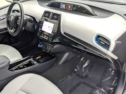 Used 2020 Toyota Prius XLE image 22