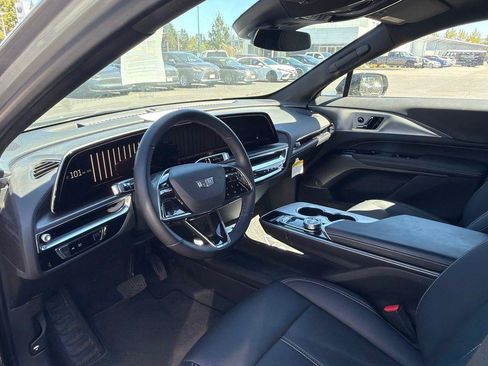 Used 2024 Cadillac Lyriq Tech AWD/4WD image 9