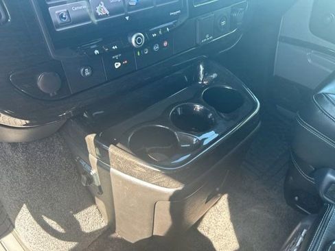 Used 2023 Chevrolet Express 2500 RWD image 28
