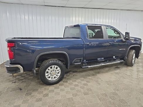 Used 2022 Chevrolet Silverado 3500 LT w/ Convenience Package image 3