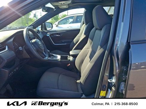 Used 2022 Toyota RAV4 SE w/ Convenience Package AWD/4WD image 15