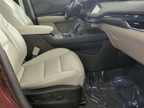 Used 2023 Cadillac XT4 Premium Luxury w/ Technology Package image 27