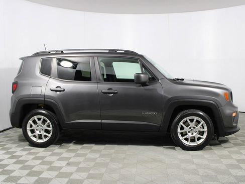 Used 2019 Jeep Renegade Latitude w/ Popular Equipment Group FWD image 5