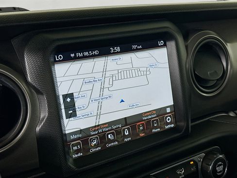 Used 2022 Jeep Gladiator Sport image 21