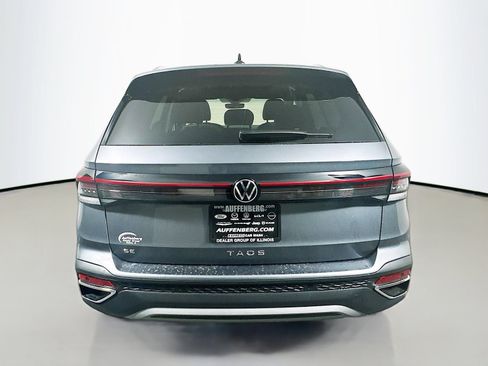 New 2026 Volkswagen Taos SE FWD image 19
