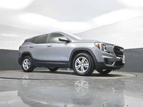 Used 2024 GMC Terrain SLE AWD/4WD image 32