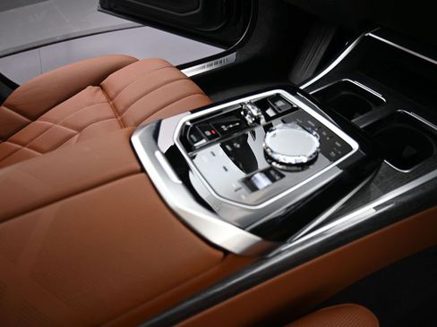 New 2026 BMW 740i xDrive image 28