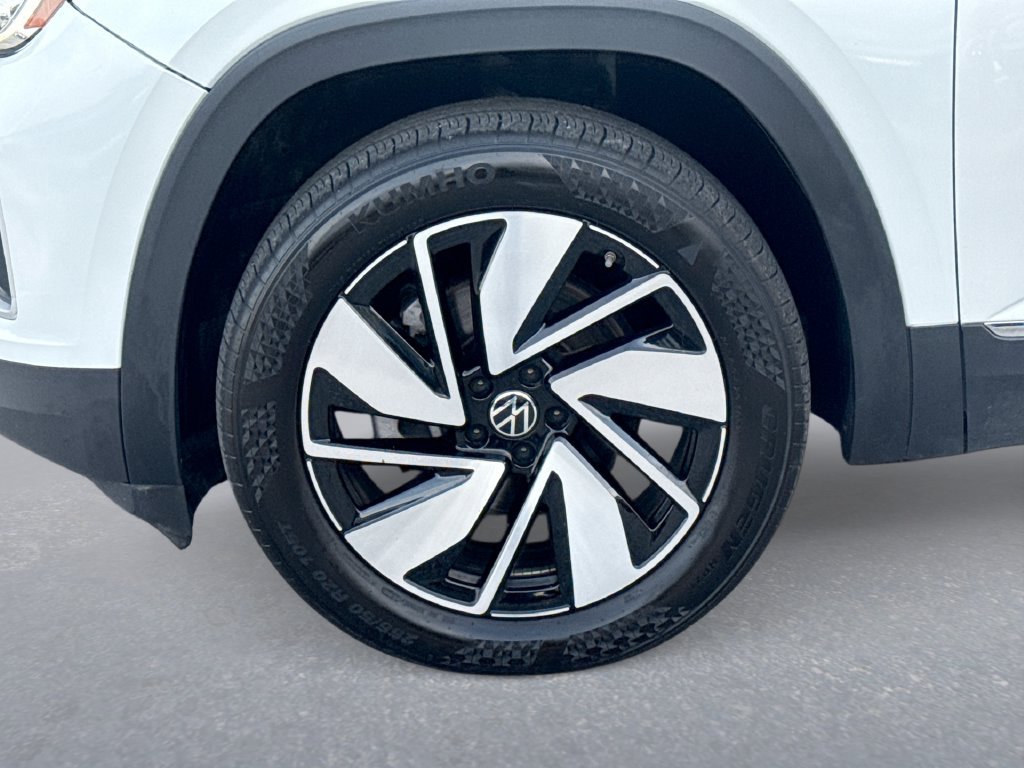 Used 2025 Volkswagen Atlas SEL AWD/4WD image 18