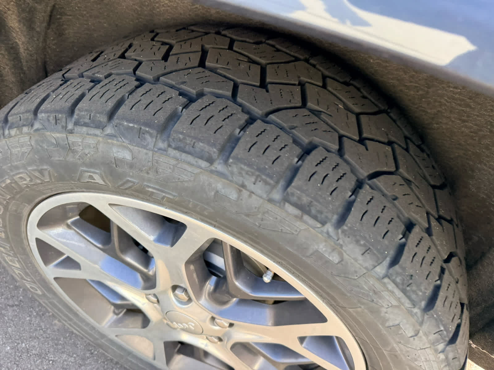 Used 2020 Jeep Grand Cherokee Overland RWD image 7