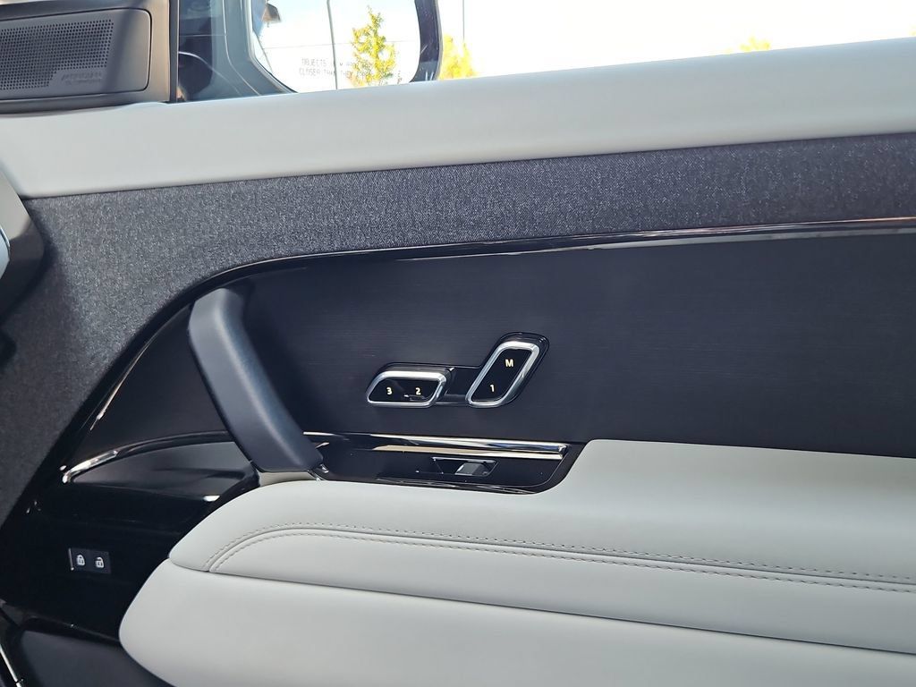 Used 2024 Land Rover Range Rover Sport SE AWD/4WD image 29