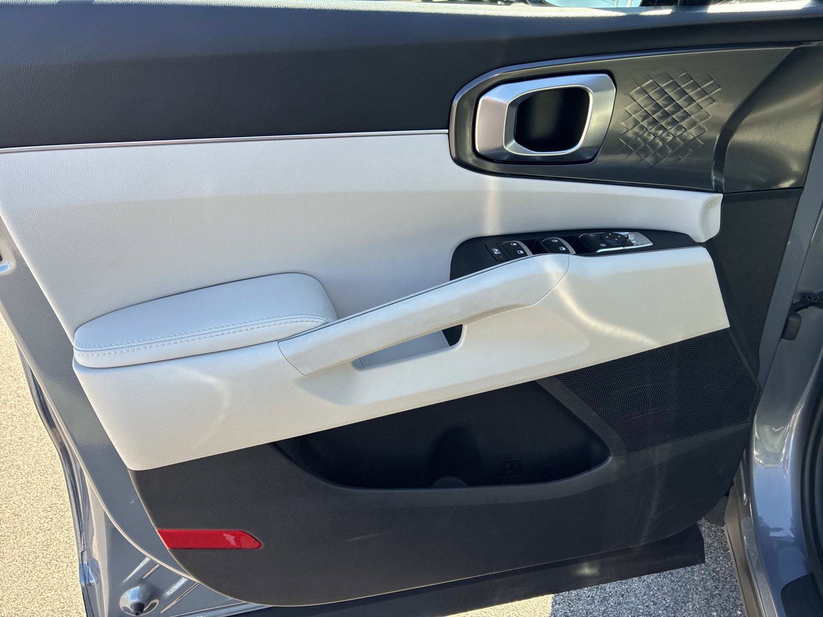 Used 2025 Kia Sorento S w/ Panoramic Sunroof Package AWD/4WD image 24