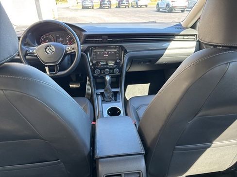 Used 2020 Volkswagen Passat 2.0T R-Line image 16