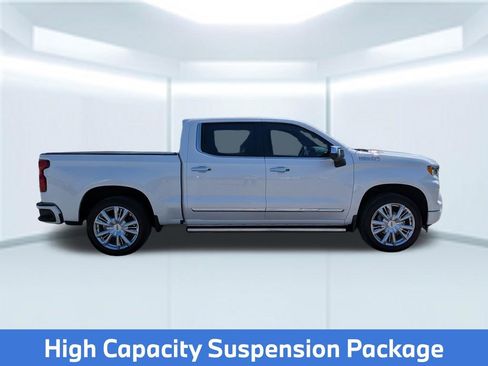 Used 2024 Chevrolet Silverado 1500 High Country w/ High Country Premium Package AWD/4WD image 8