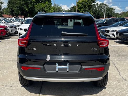 New 2025 Volvo XC40 B5 Core w/ Protection Package Premier image 6