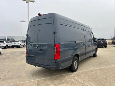 Used 2019 Mercedes-Benz Sprinter 170 image 4