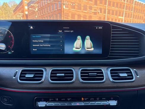 Certified 2025 Mercedes-Benz GLS 450 4MATIC image 34