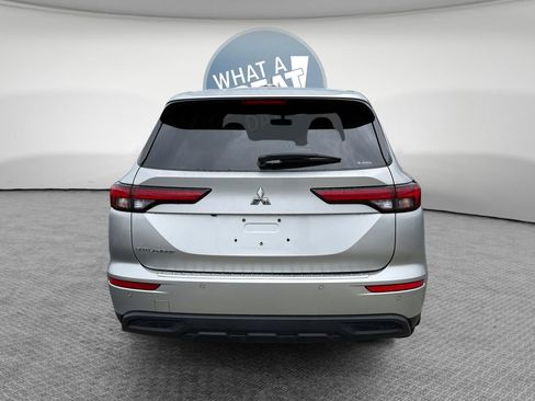 Used 2022 Mitsubishi Outlander ES AWD/4WD image 5
