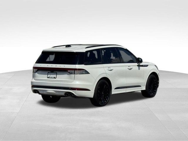 Used 2025 Lincoln Aviator Reserve w/ Equipment Group 201A AWD/4WD image 4