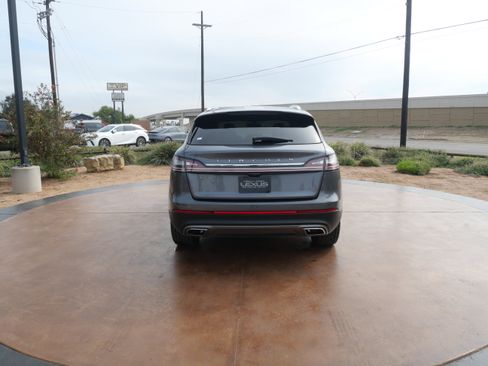 Used 2022 Lincoln Nautilus Reserve w/ Equipment Group 201A image 3