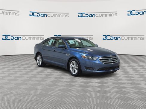 Used 2018 Ford Taurus SEL w/ Equipment Group 201A image 3
