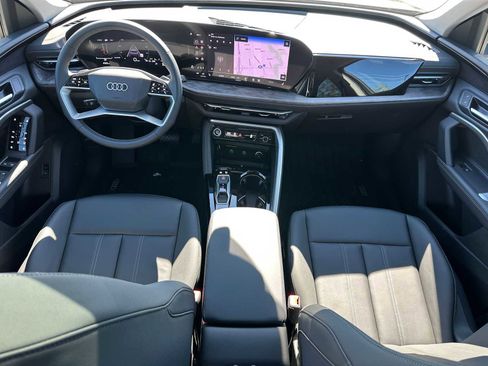 New 2025 Audi Q5 Premium image 18
