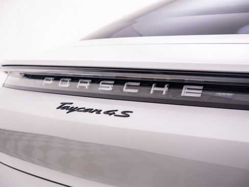 Certified 2021 Porsche Taycan 4S AWD/4WD image 37