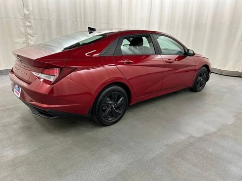 Used 2023 Hyundai Elantra SEL FWD image 4