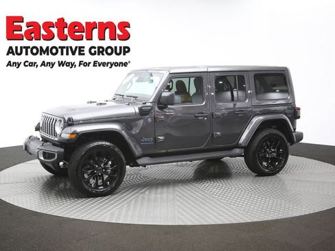 Used 2025 Jeep Wrangler Unlimited Sahara AWD/4WD image 57