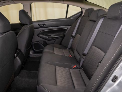 Used 2024 Nissan Altima 2.5 SV image 7