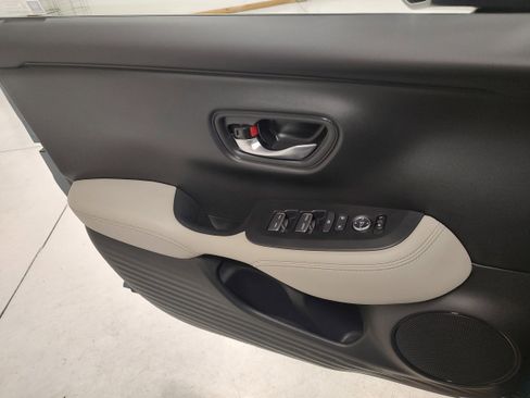 New 2026 Honda HR-V EX-L image 9