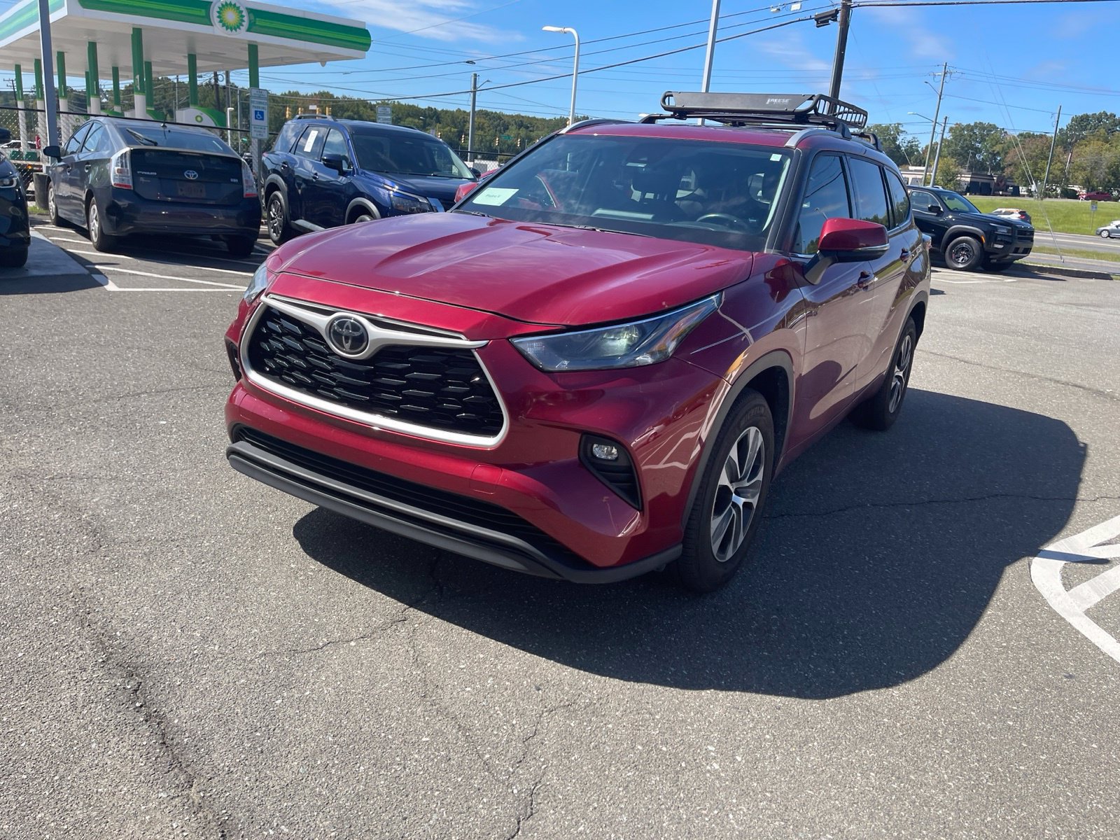 Used 2022 Toyota Highlander XLE FWD image 17