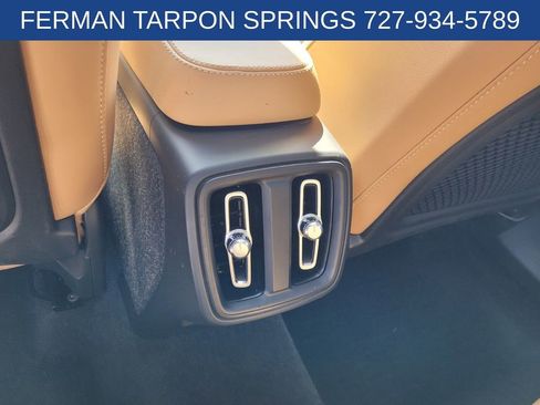 Used 2021 Volvo XC40 T5 Inscription image 9