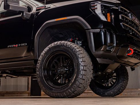 Used 2025 GMC Sierra 2500 AT4 w/ AT4 Premium Plus Package image 15