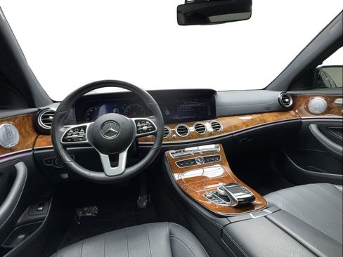 Used 2020 Mercedes-Benz E 350 4MATIC Sedan w/ Parking Assistance Package image 33