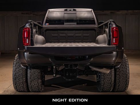 Used 2025 RAM 3500 Laramie AWD/4WD image 9