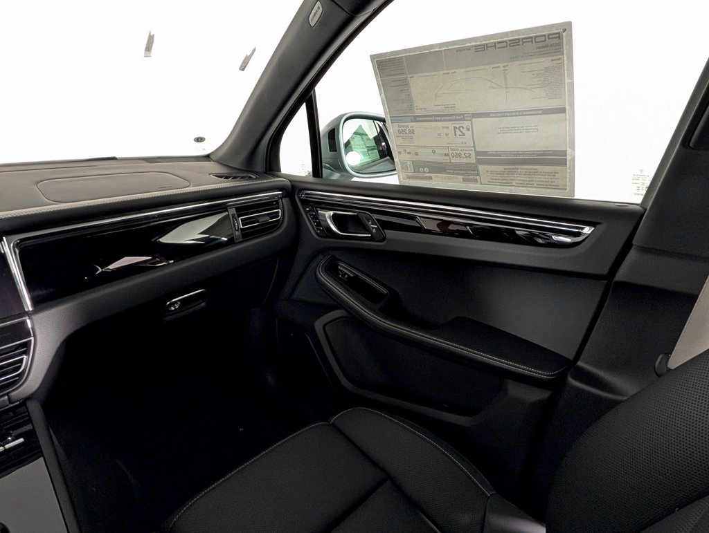 New 2026 Porsche Macan AWD/4WD image 23