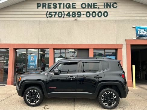 Used 2016 Jeep Renegade Trailhawk w/ Cold Weather Group AWD/4WD image 3