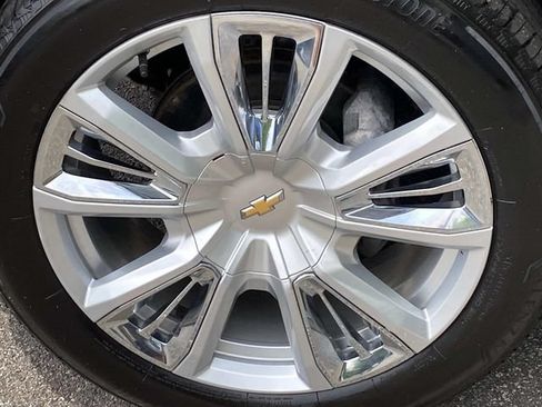 Used 2024 Chevrolet Silverado 1500 High Country w/ High Country Premium Package AWD/4WD image 30