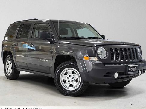 Used 2017 Jeep Patriot Sport w/ Power Value Group AWD/4WD image 1