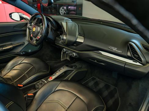 Used 2018 Ferrari 488 Spider RWD image 17