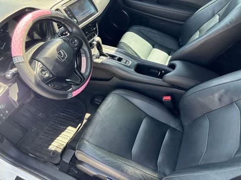 Used 2021 Honda HR-V EX-L image 9