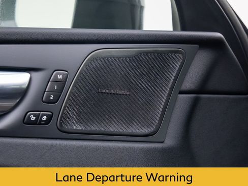 Used 2023 Volvo XC60 T8 Ultimate image 28