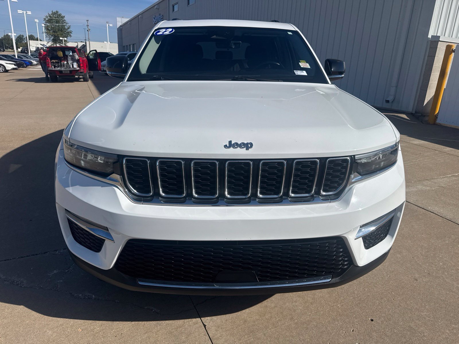 Used 2022 Jeep Grand Cherokee Limited AWD/4WD image 3