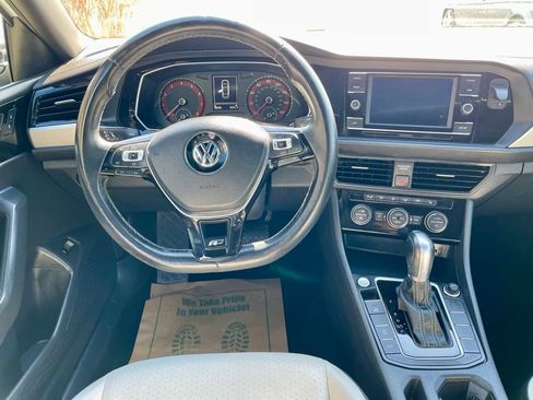 Used 2019 Volkswagen Jetta R-Line w/ R-Line Cold Weather Package image 17