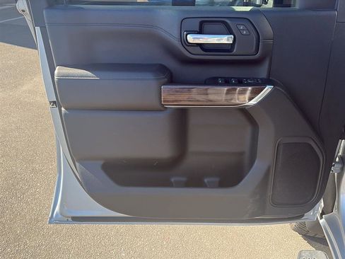 Used 2022 Chevrolet Silverado 3500 LT w/ Convenience Package image 13