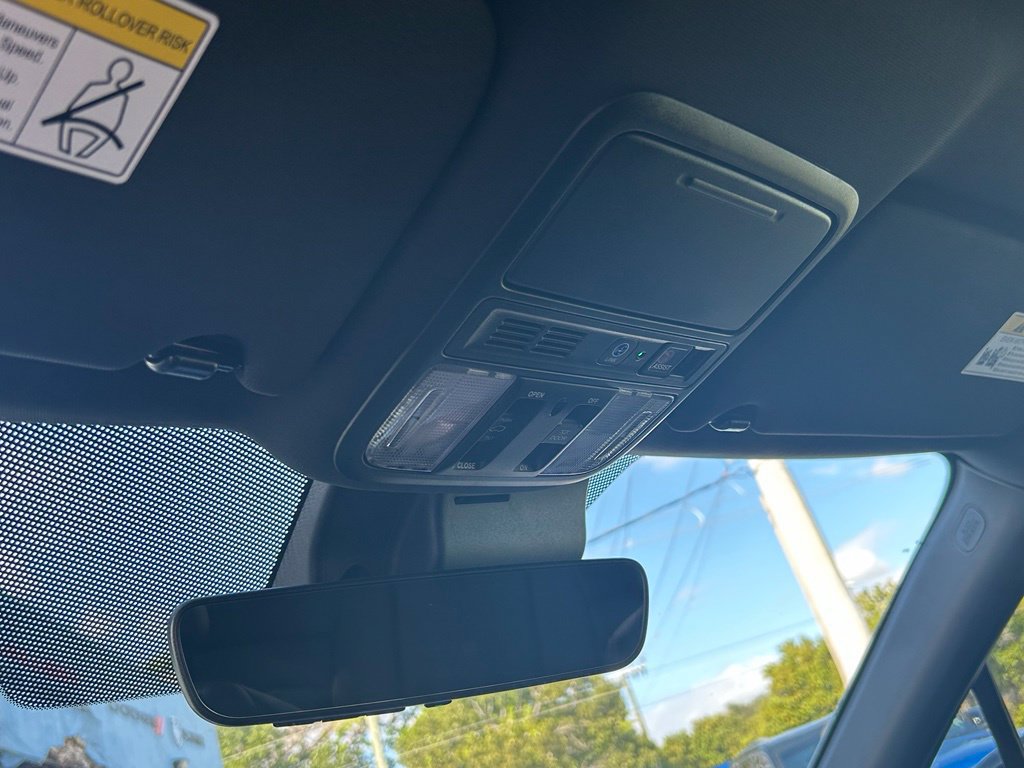 Used 2025 Honda Passport Black Edition image 25