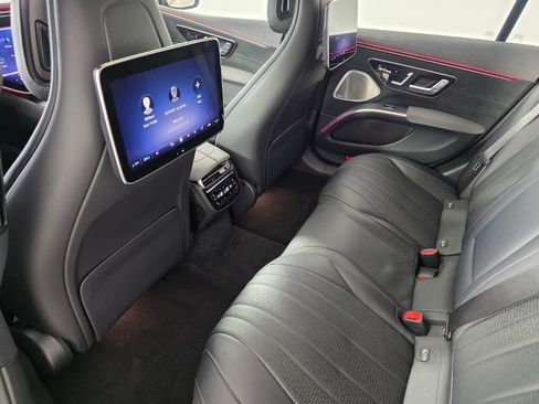 Used 2023 Mercedes-Benz EQS 580 4MATIC Sedan image 15