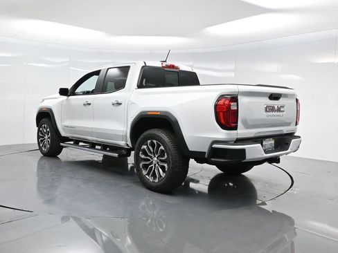 Used 2024 GMC Canyon Denali image 6
